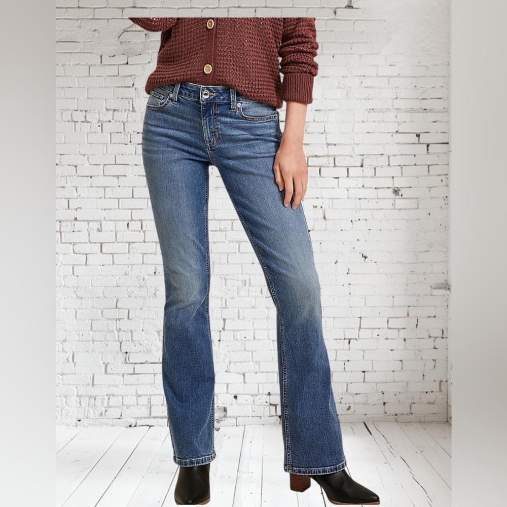 Maurices m jeans Classic Flare Mid Rise Jean Size 6 Regular